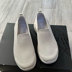 Skechers air cooled goga mat stretch fit